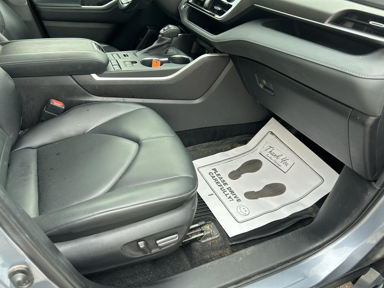 Toyota Highlander XLE AWD (Natl) 2022