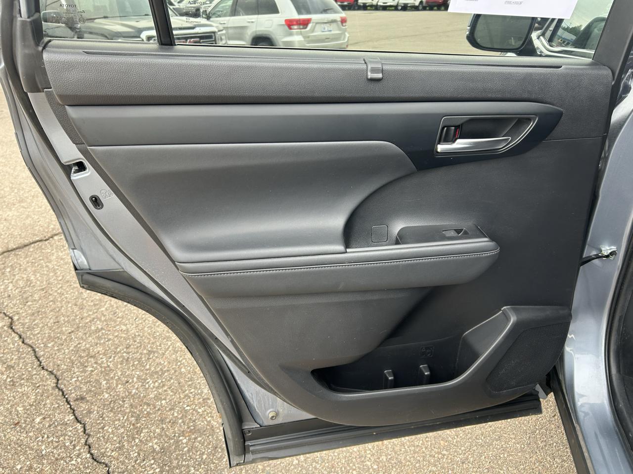 Toyota Highlander XLE AWD (Natl) 2022