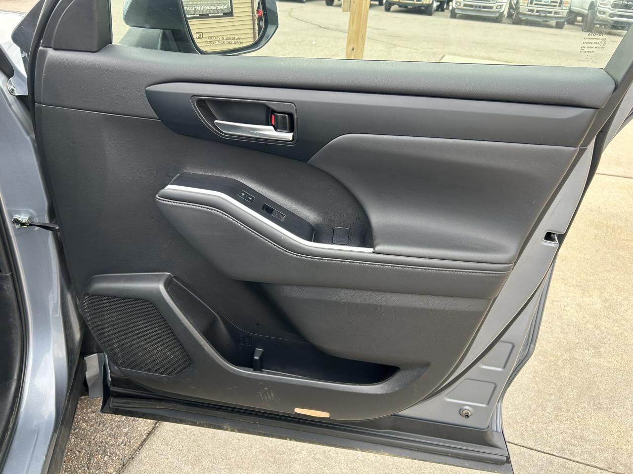 Toyota Highlander XLE AWD (Natl) 2022