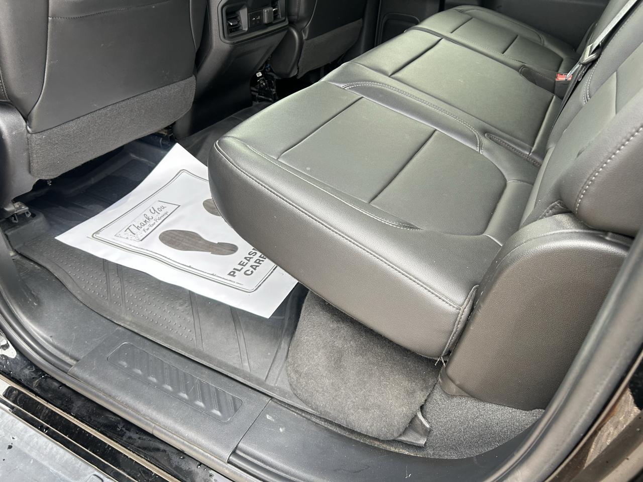 Chevrolet Silverado 1500 4WD Crew Cab 147" RST 2020