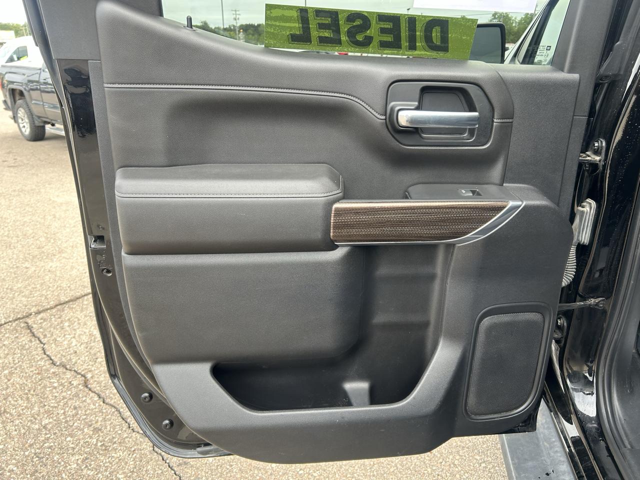 Chevrolet Silverado 1500 4WD Crew Cab 147" RST 2020