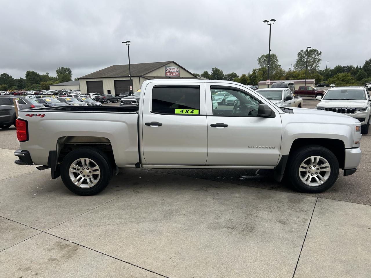 Chevrolet Silverado 1500 4WD Crew Cab 143.5" Custom 2018