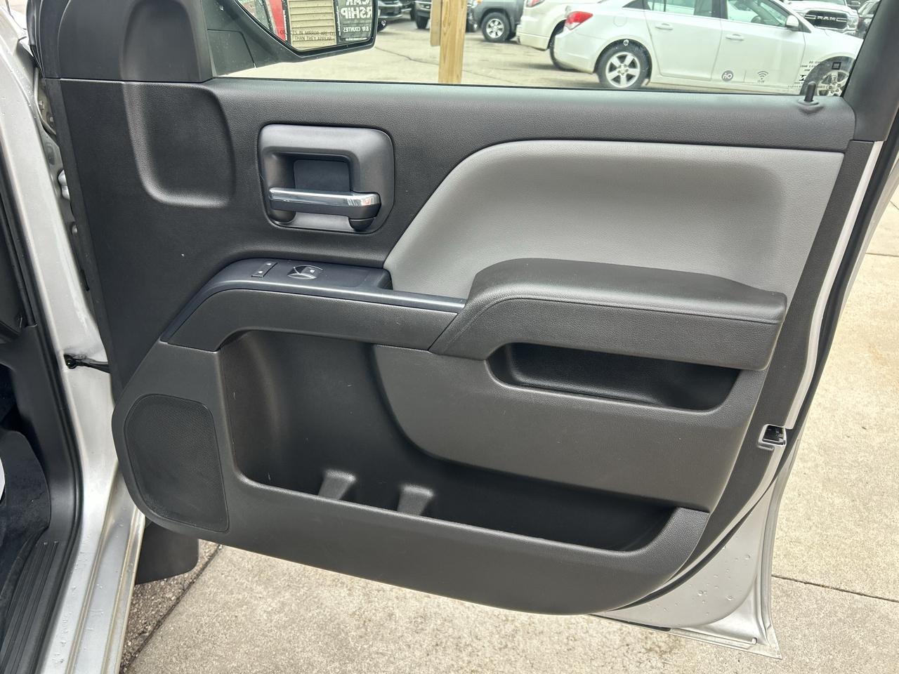Chevrolet Silverado 1500 4WD Crew Cab 143.5" Custom 2018
