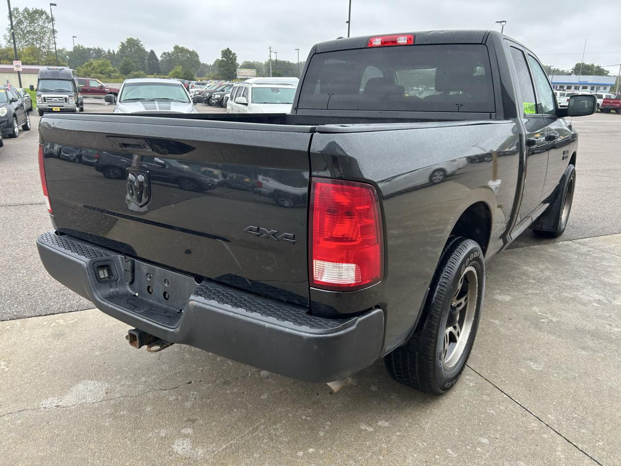RAM 1500 Express 4x4 Quad Cab 6'4" Box *Ltd Avail* 2018