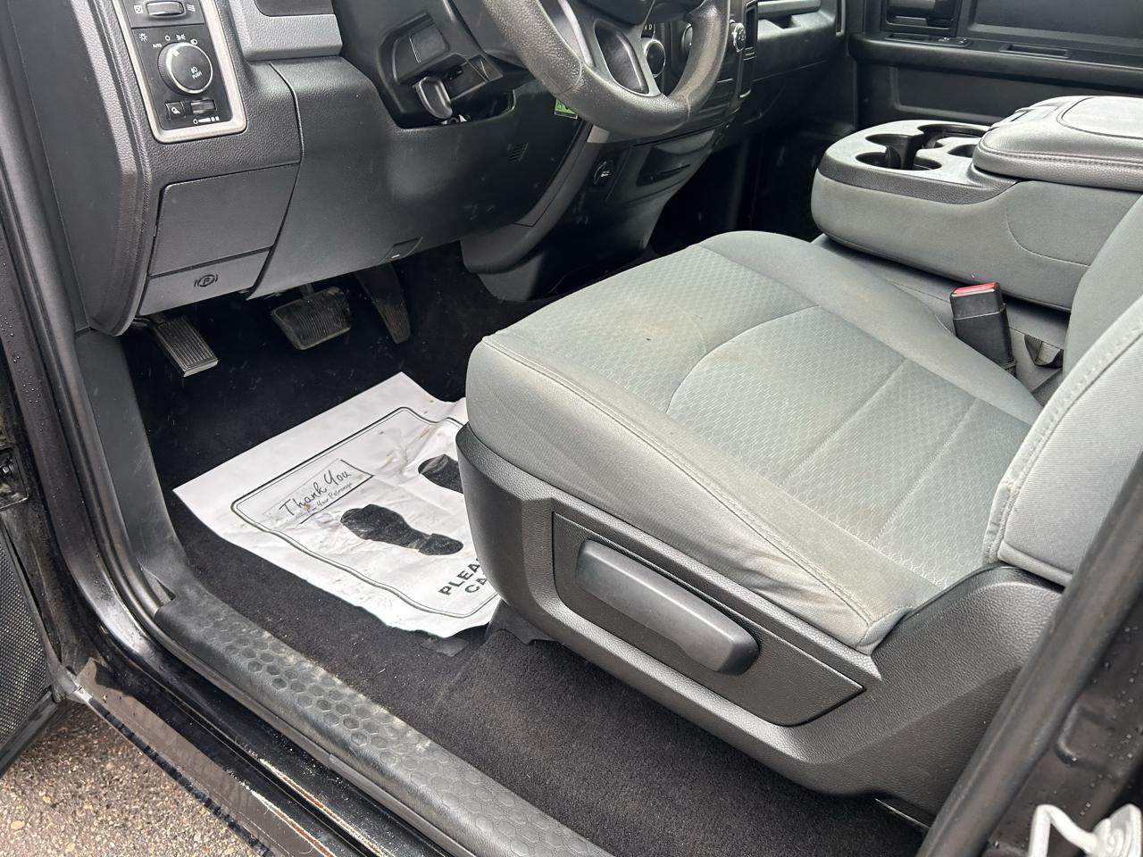 RAM 1500 Express 4x4 Quad Cab 6'4" Box *Ltd Avail* 2018