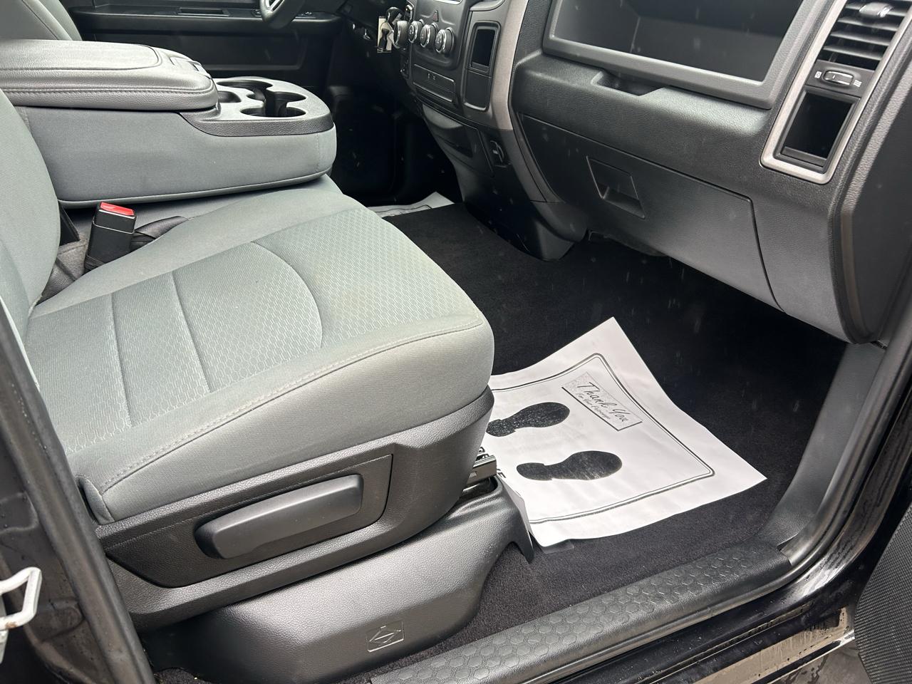 RAM 1500 Express 4x4 Quad Cab 6'4" Box *Ltd Avail* 2018