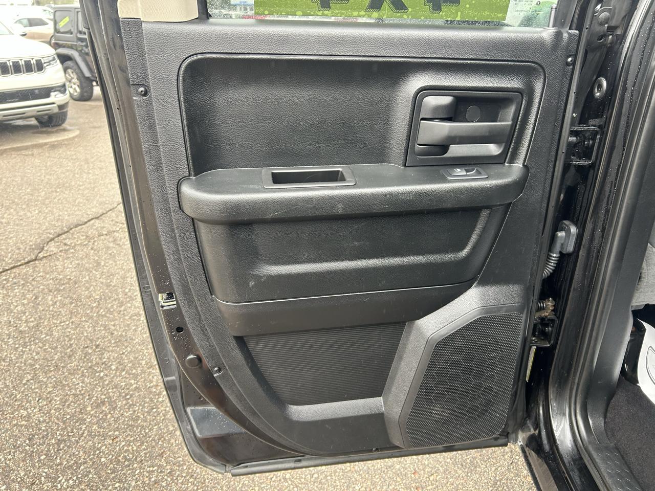 RAM 1500 Express 4x4 Quad Cab 6'4" Box *Ltd Avail* 2018