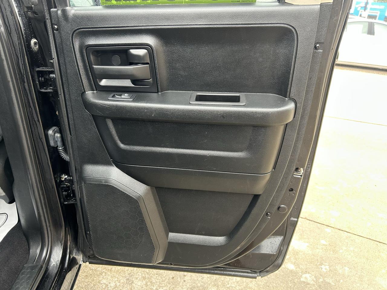 RAM 1500 Express 4x4 Quad Cab 6'4" Box *Ltd Avail* 2018