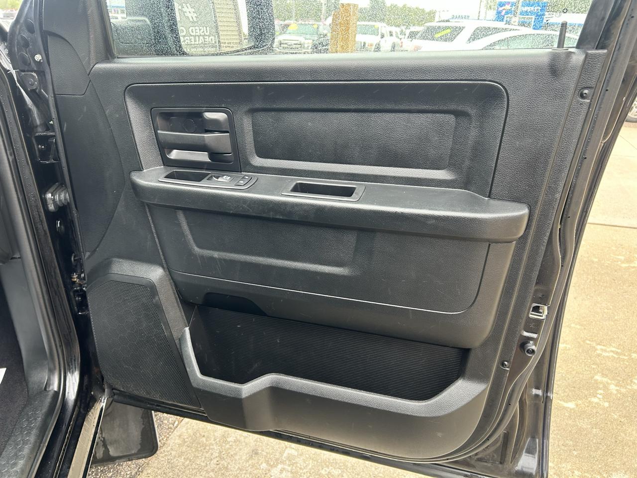 RAM 1500 Express 4x4 Quad Cab 6'4" Box *Ltd Avail* 2018