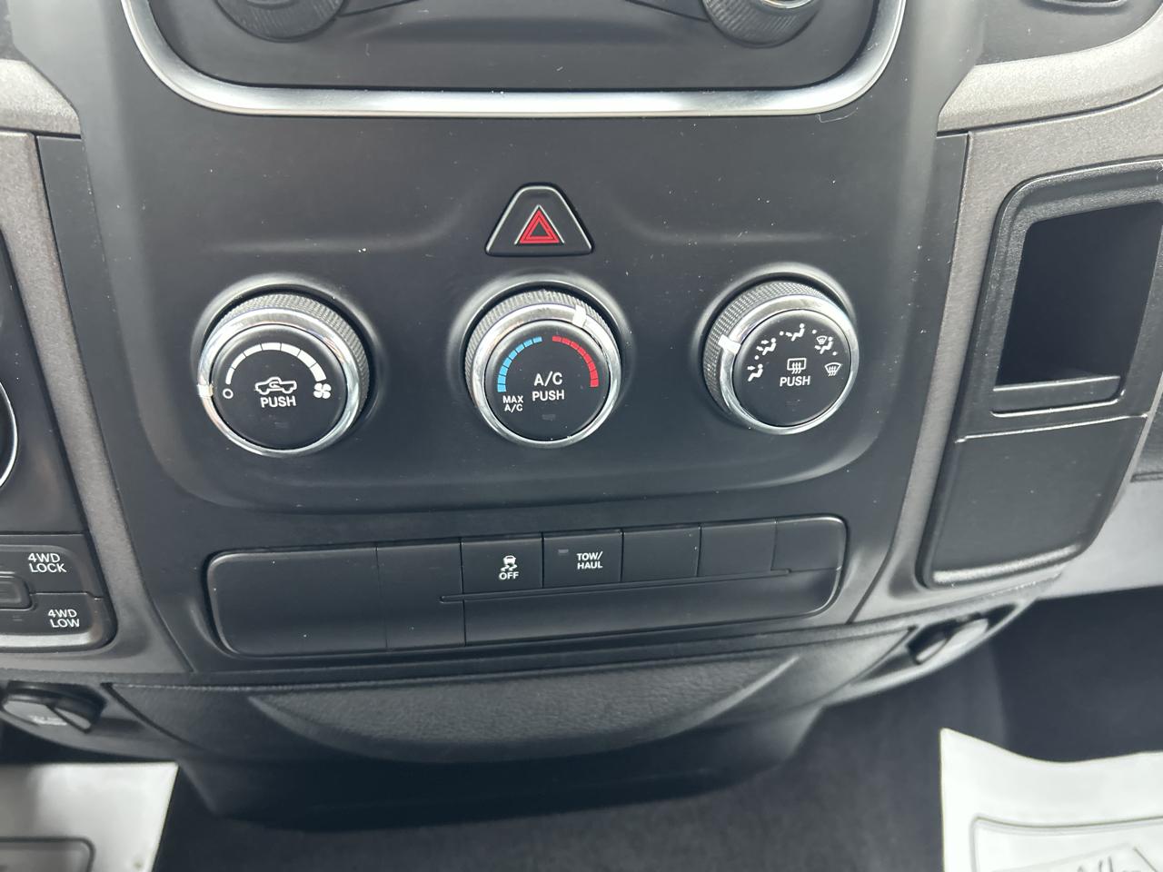 RAM 1500 Express 4x4 Quad Cab 6'4" Box *Ltd Avail* 2018