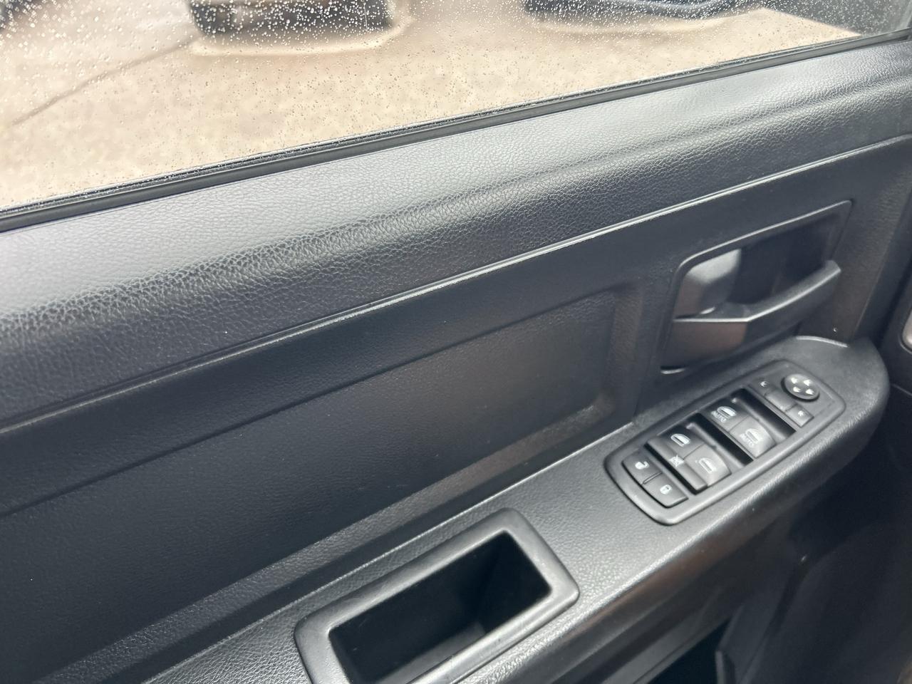 RAM 1500 Express 4x4 Quad Cab 6'4" Box *Ltd Avail* 2018