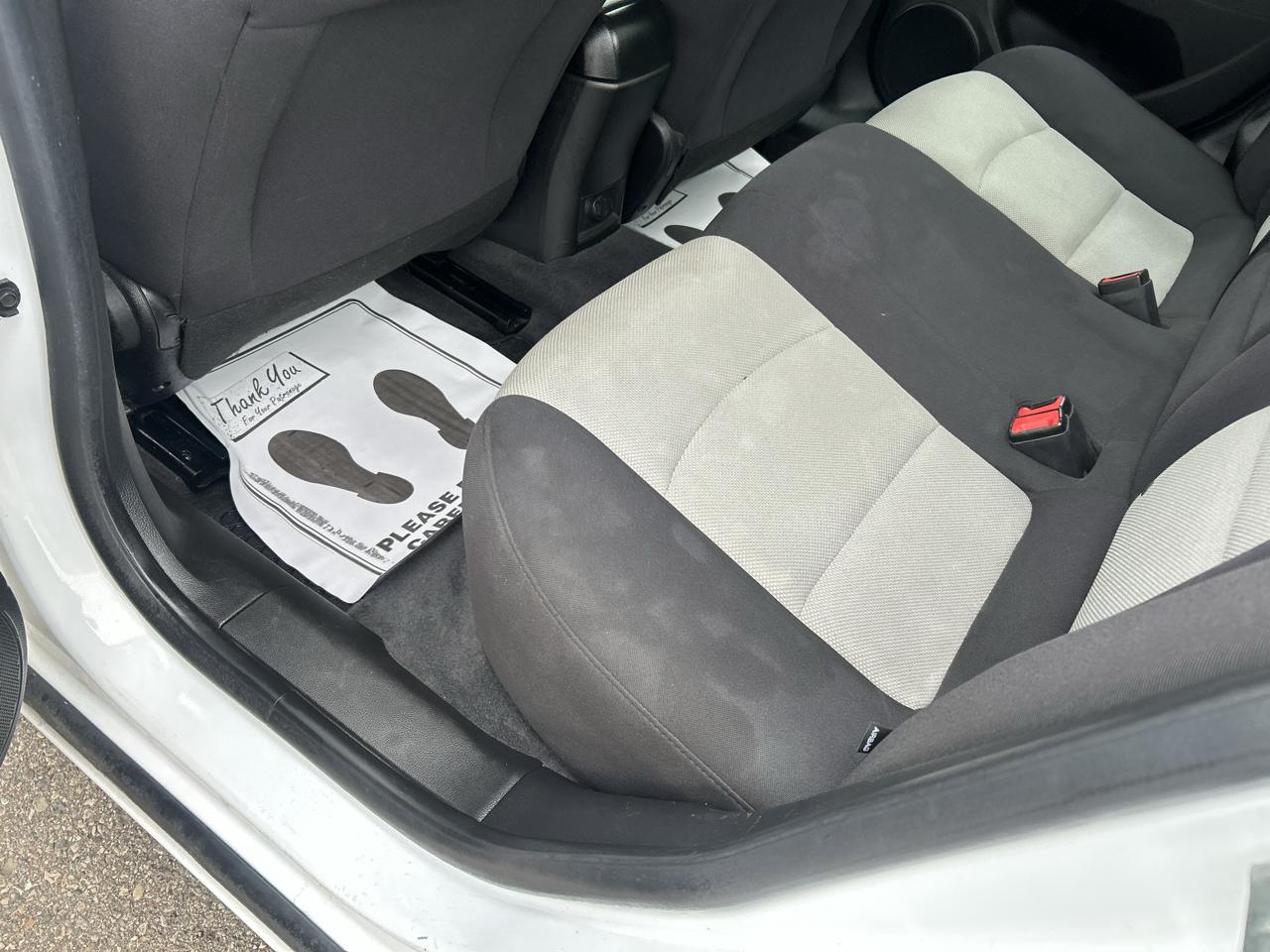 Chevrolet Cruze 4dr Sdn LS 2012