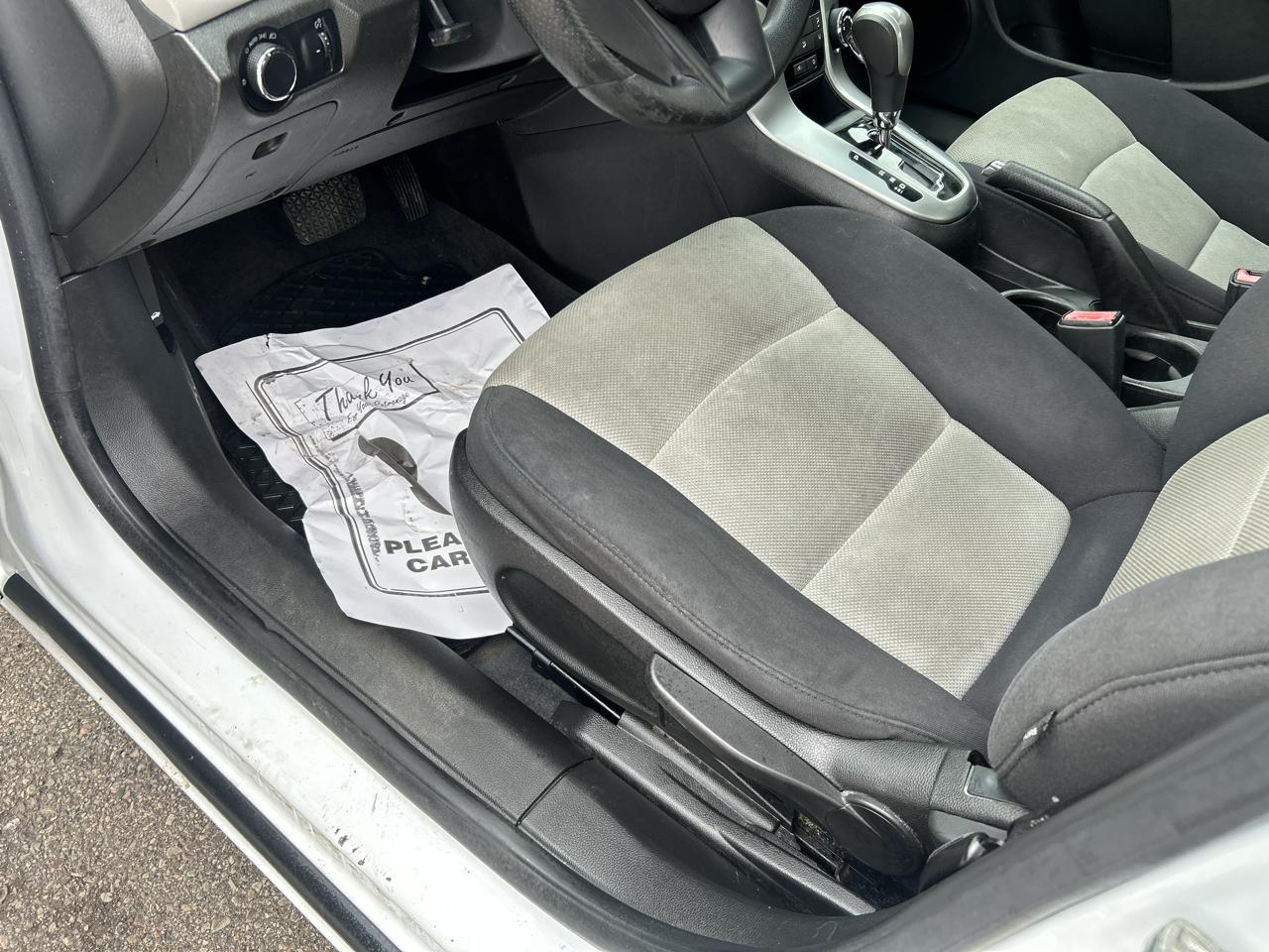 Chevrolet Cruze 4dr Sdn LS 2012