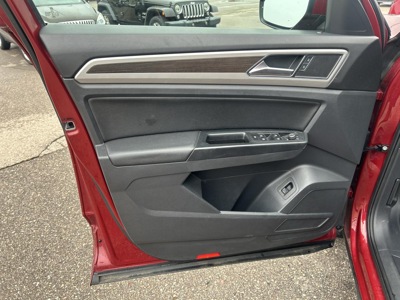 Volkswagen Atlas 3.6L V6 SE w/Technology R-Line 4MOTION 2019