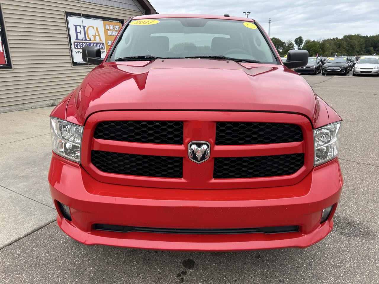 RAM 1500 Express 4x4 Crew Cab 5'7" Box 2017