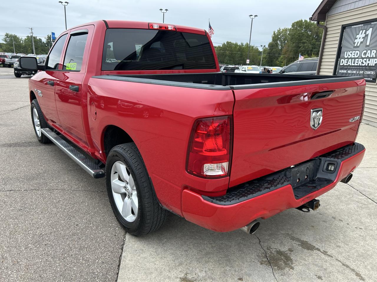 RAM 1500 Express 4x4 Crew Cab 5'7" Box 2017