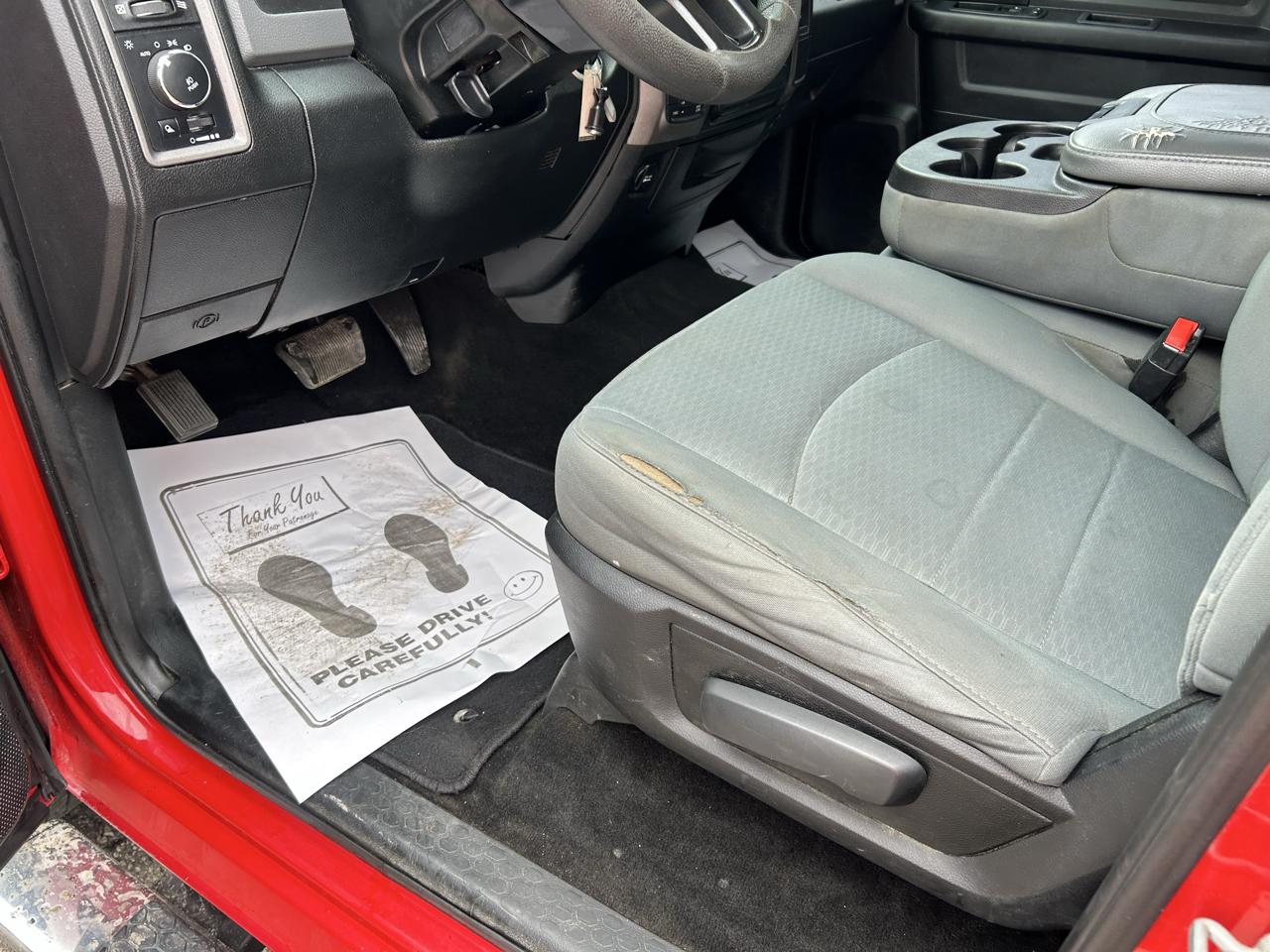 RAM 1500 Express 4x4 Crew Cab 5'7" Box 2017