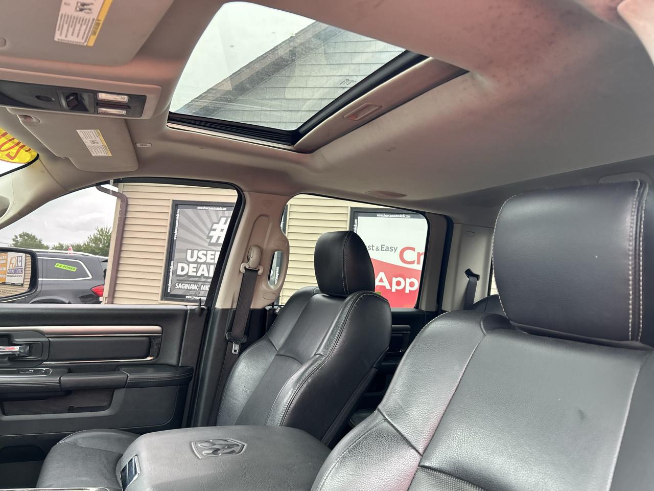 RAM 1500 4WD Crew Cab 140.5" Sport 2017
