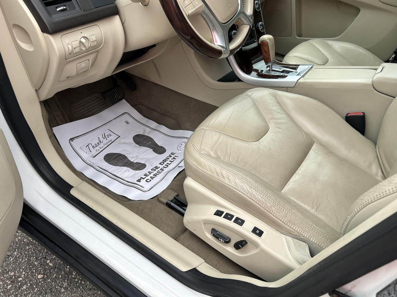 Volvo XC60 4dr 3.2L 2011