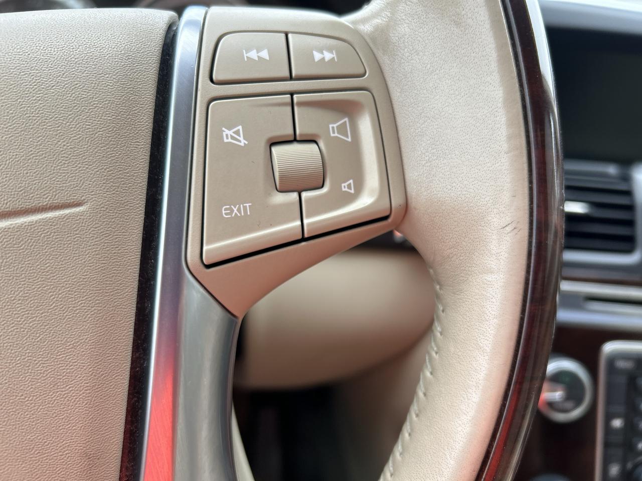 Volvo XC60 4dr 3.2L 2011