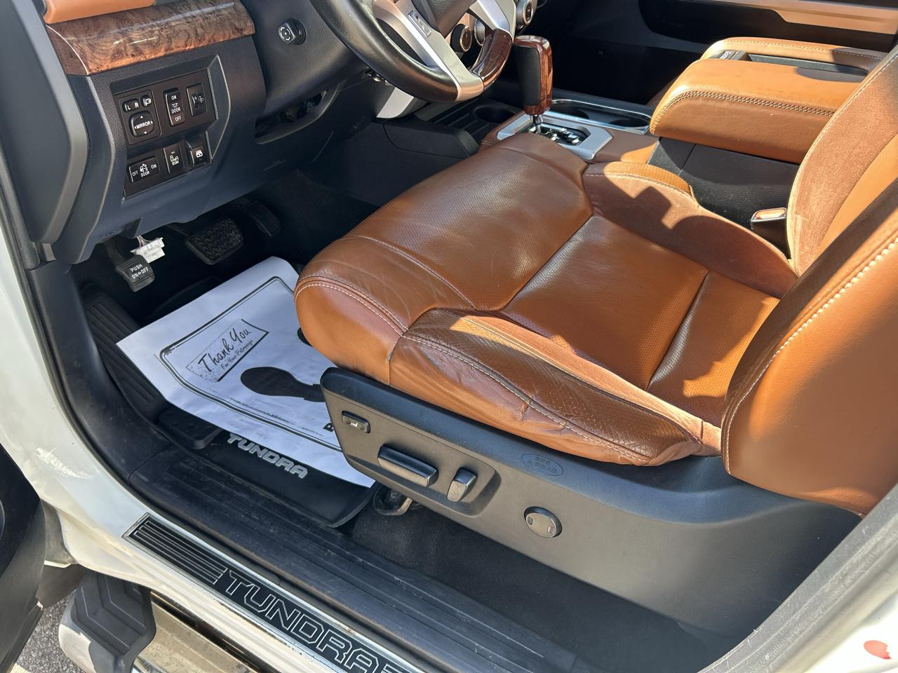 Toyota Tundra 4WD Truck CrewMax 5.7L V8 6-Spd AT Platinum (Natl) 2016
