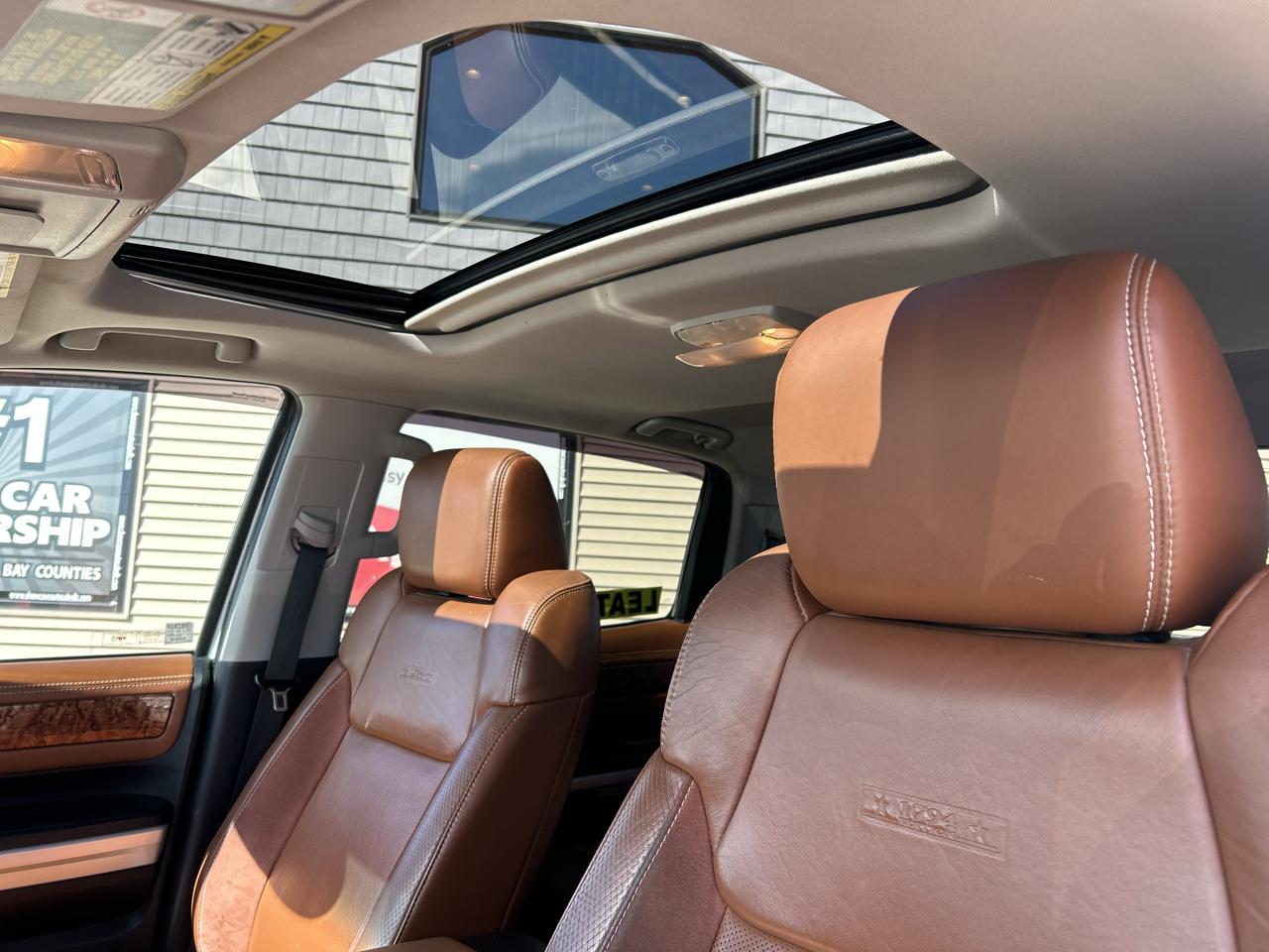 Toyota Tundra 4WD Truck CrewMax 5.7L V8 6-Spd AT Platinum (Natl) 2016