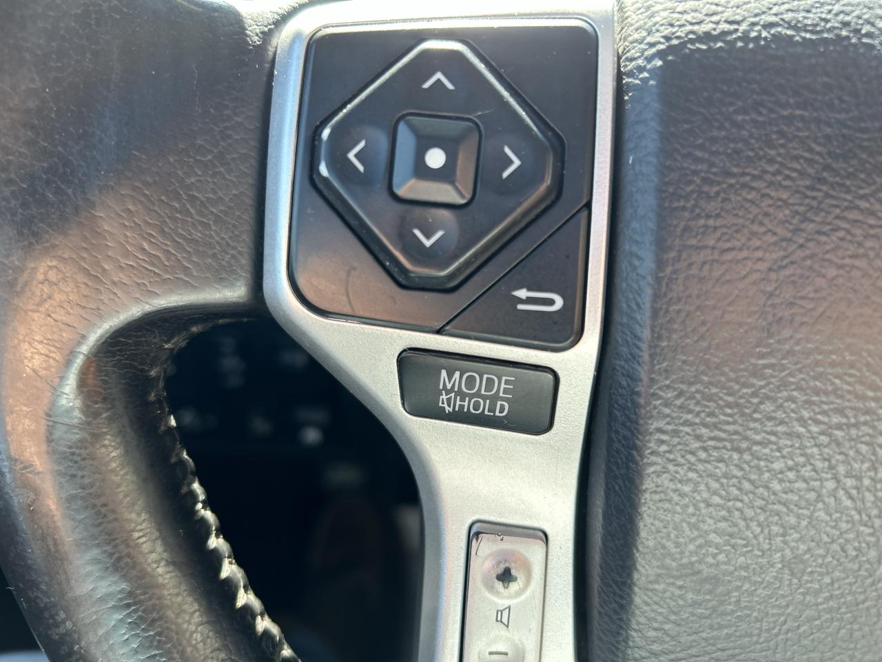 Toyota Tundra 4WD Truck CrewMax 5.7L V8 6-Spd AT Platinum (Natl) 2016