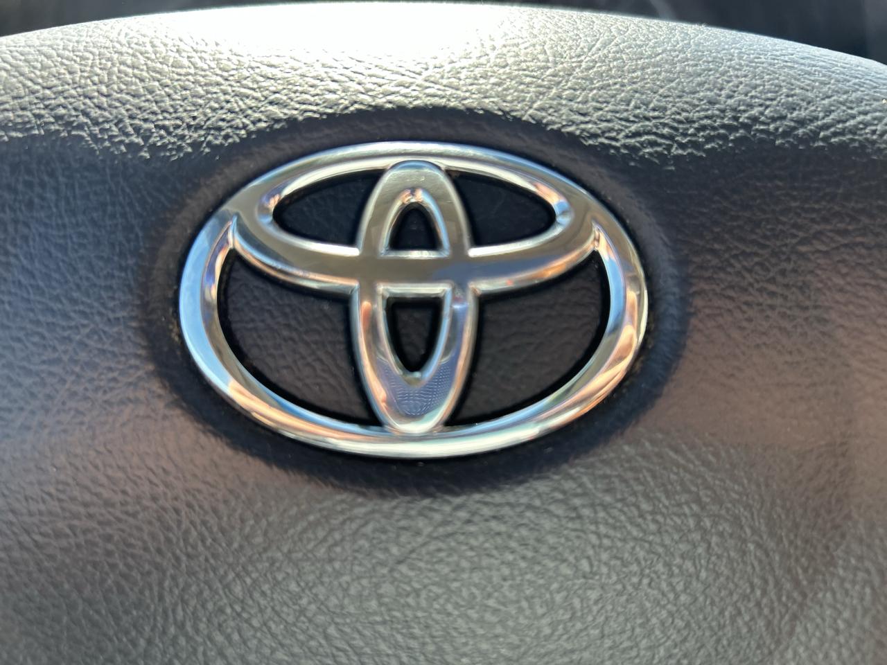 Toyota Tundra 4WD Truck CrewMax 5.7L V8 6-Spd AT Platinum (Natl) 2016