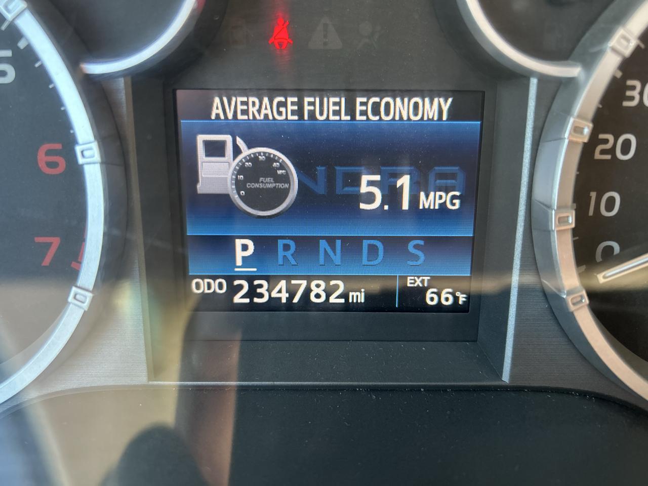 Toyota Tundra 4WD Truck CrewMax 5.7L V8 6-Spd AT Platinum (Natl) 2016