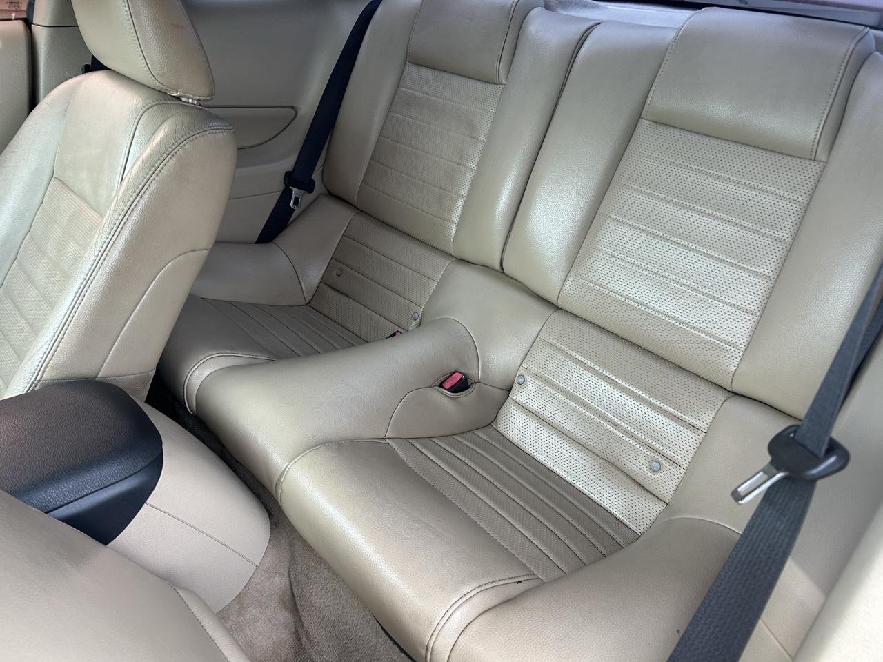 Ford Mustang 2dr Cpe GT Deluxe 2006