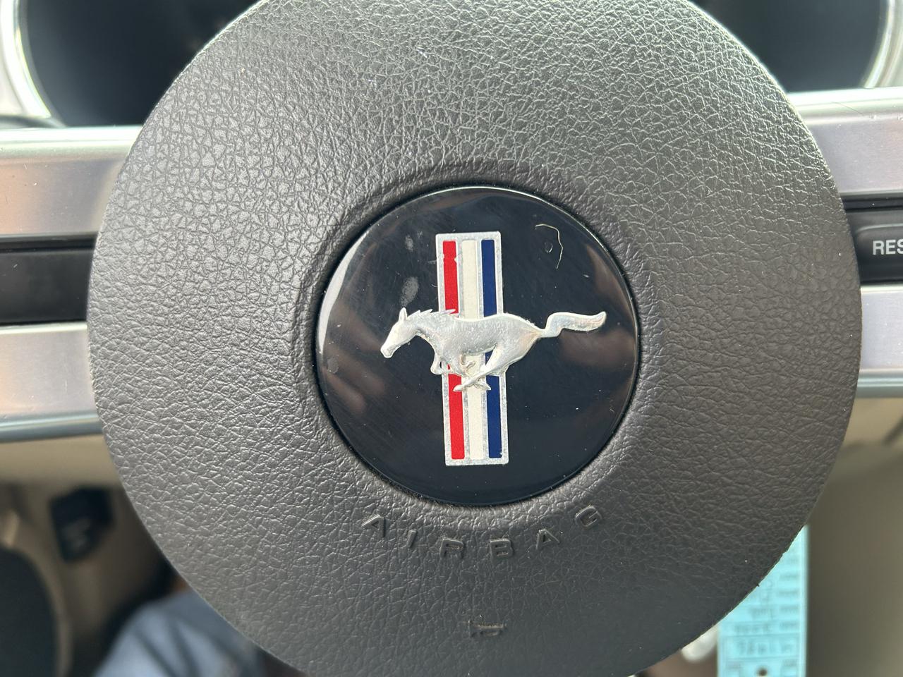 Ford Mustang 2dr Cpe GT Deluxe 2006