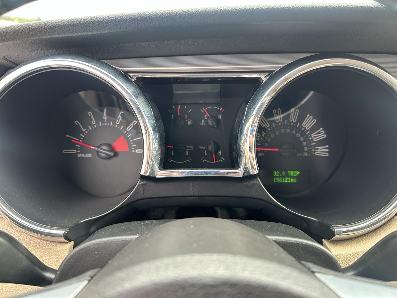 Ford Mustang 2dr Cpe GT Deluxe 2006
