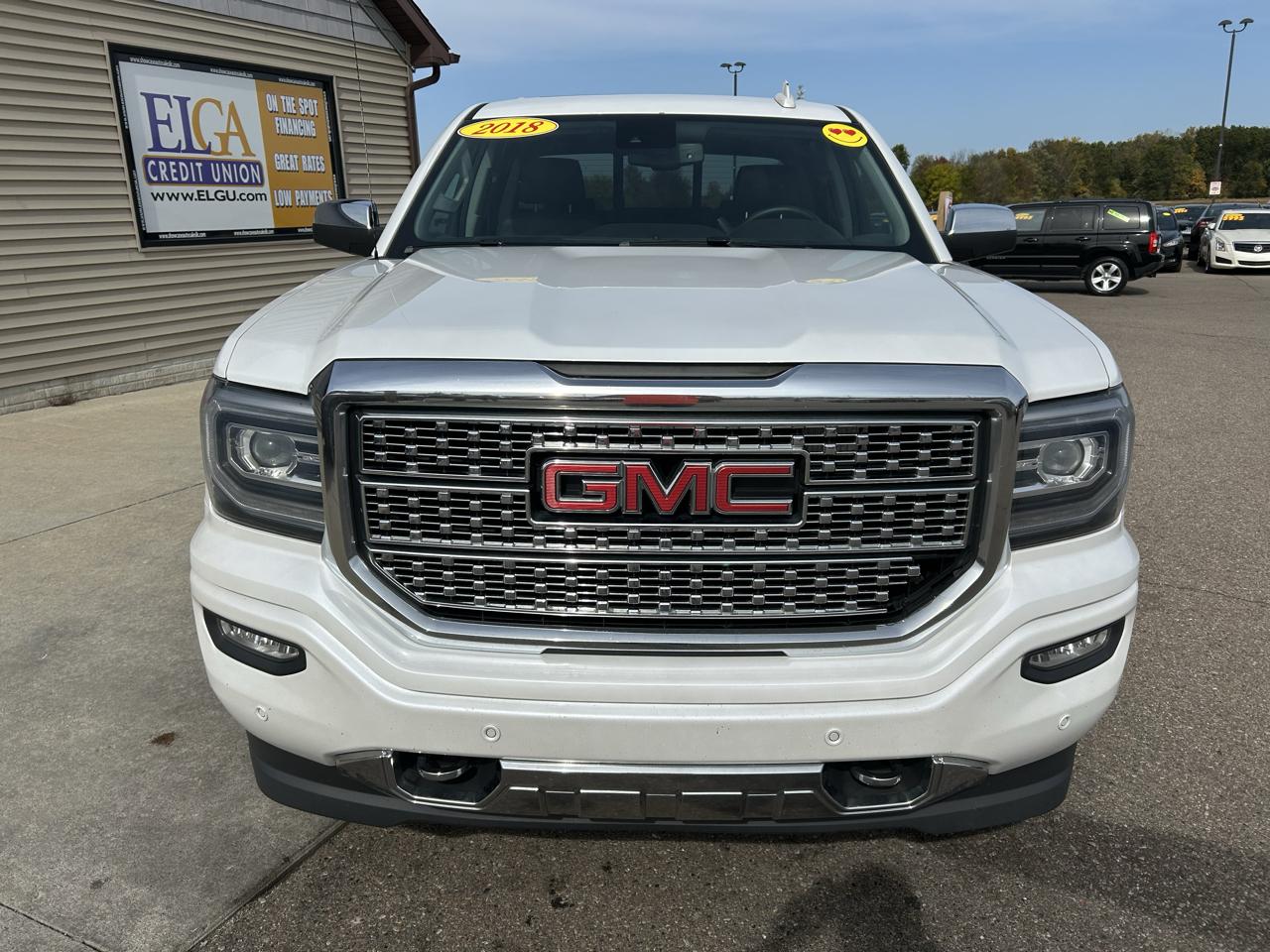 GMC Sierra 1500 4WD Crew Cab 143.5" Denali 2018