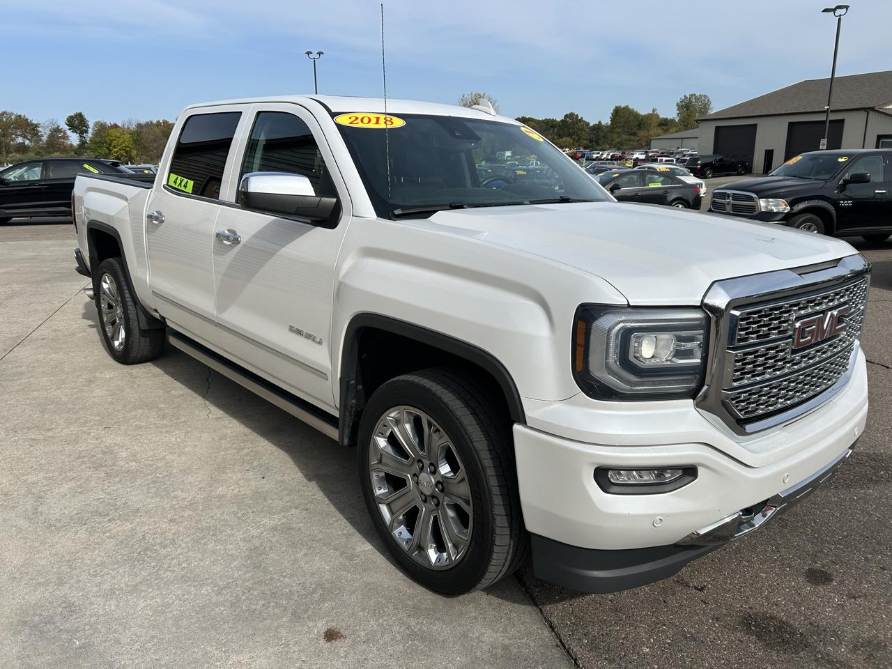 GMC Sierra 1500 4WD Crew Cab 143.5" Denali 2018