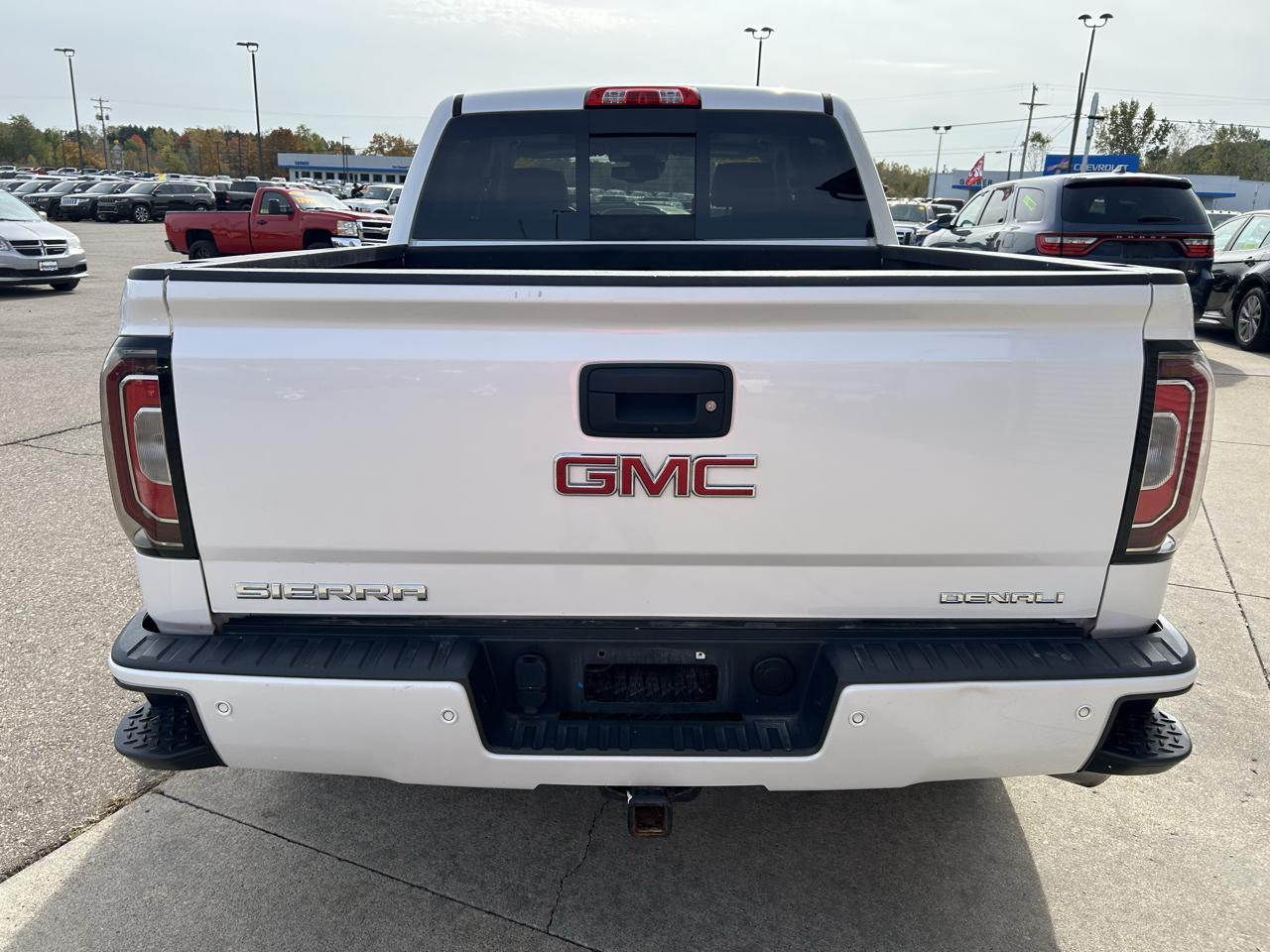 GMC Sierra 1500 4WD Crew Cab 143.5" Denali 2018