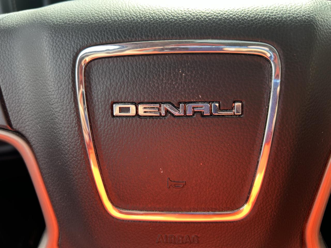 GMC Sierra 1500 4WD Crew Cab 143.5" Denali 2018