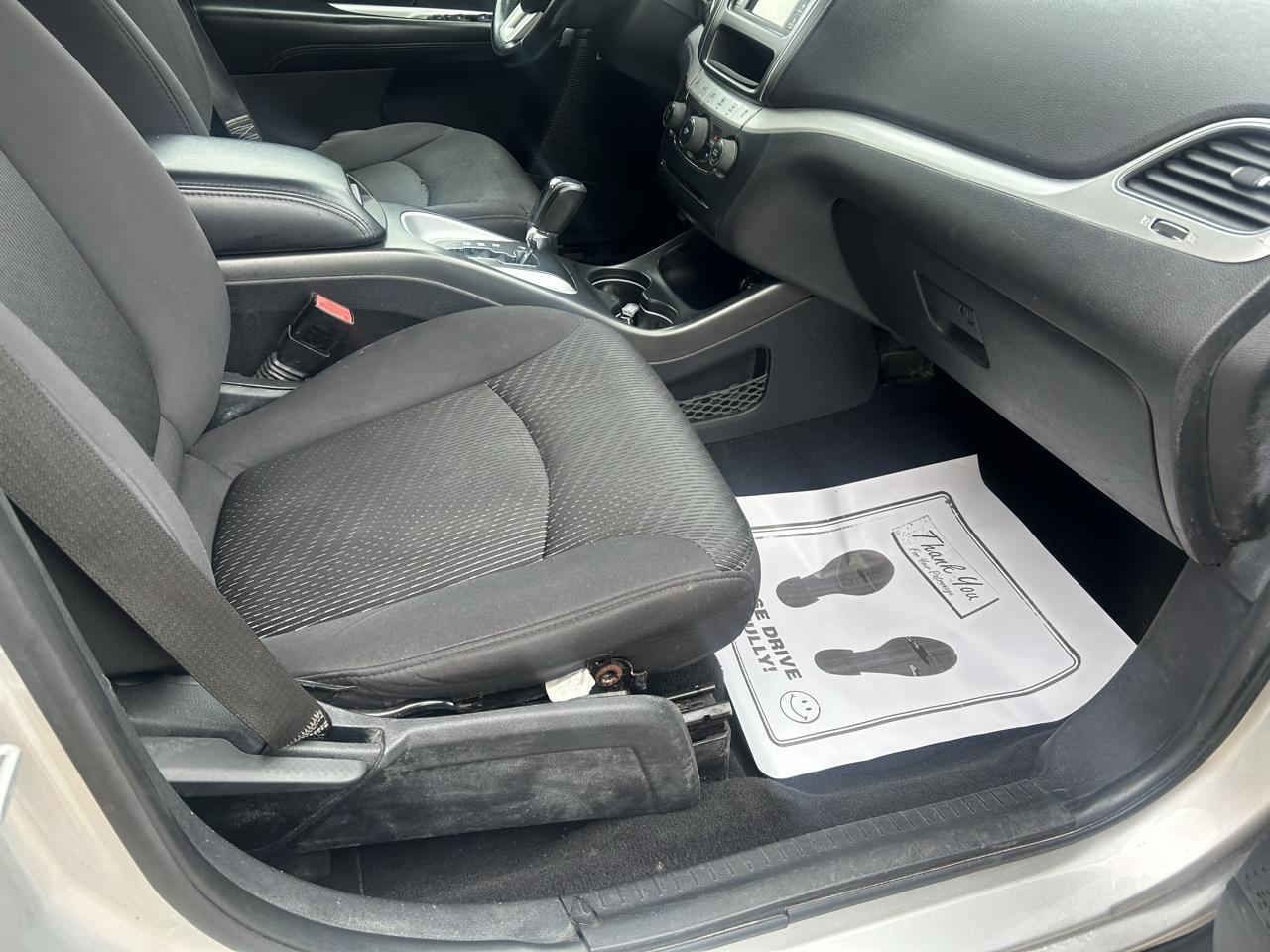 Dodge Journey FWD 4dr SXT 2012