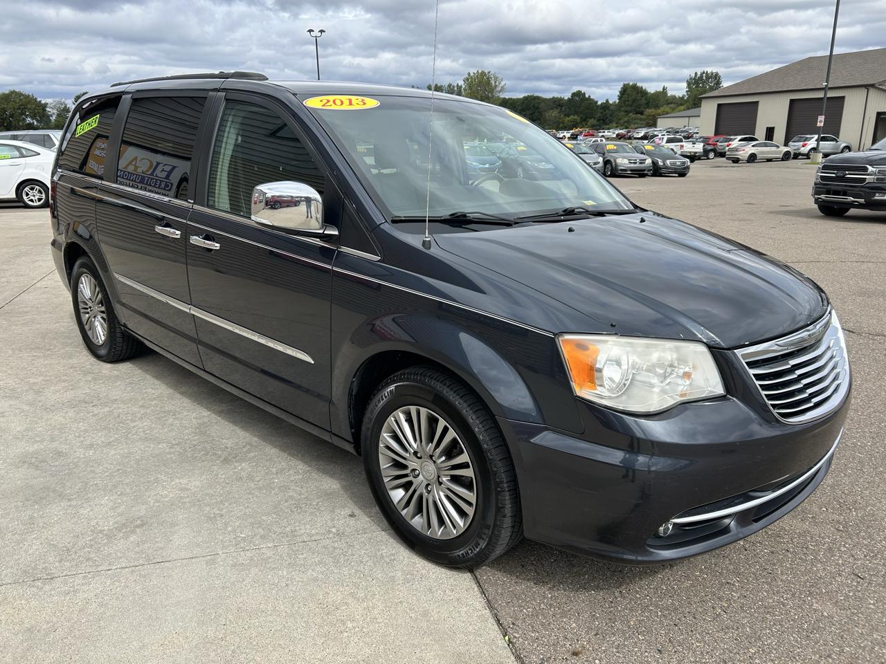 Chrysler Town & Country 4dr Wgn Touring-L 2013