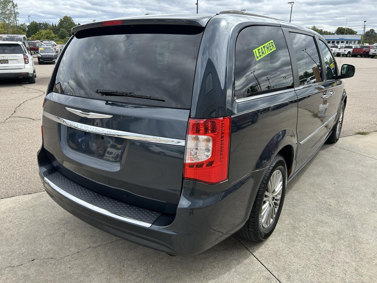Chrysler Town & Country 4dr Wgn Touring-L 2013