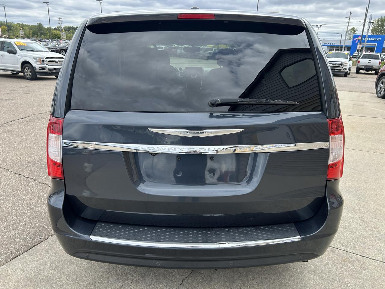 Chrysler Town & Country 4dr Wgn Touring-L 2013