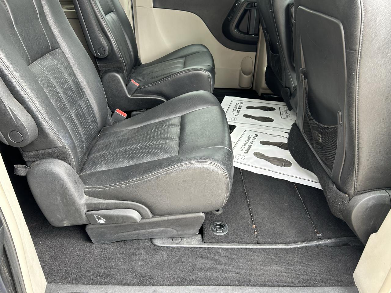 Chrysler Town & Country 4dr Wgn Touring-L 2013
