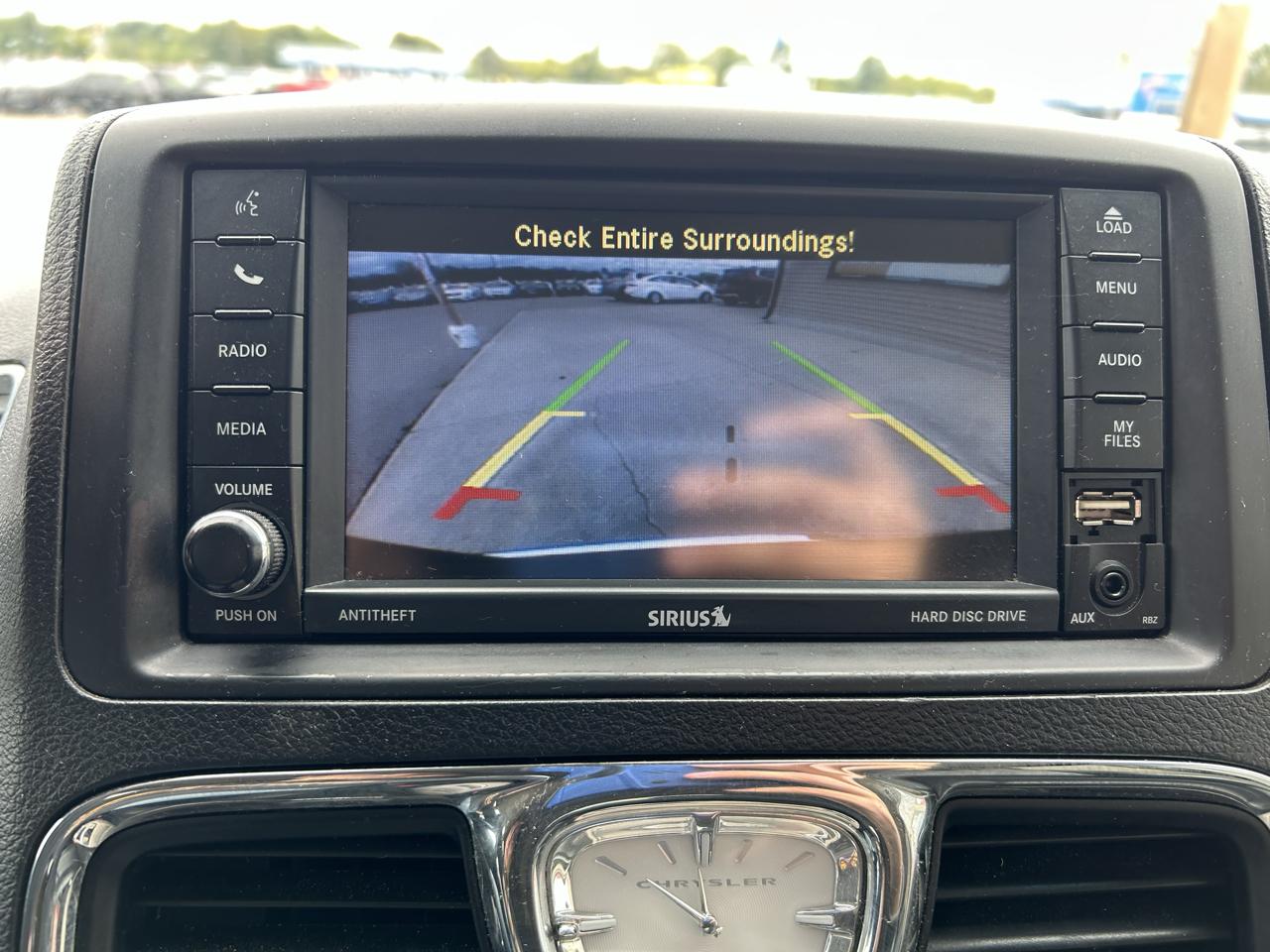 Chrysler Town & Country 4dr Wgn Touring-L 2013