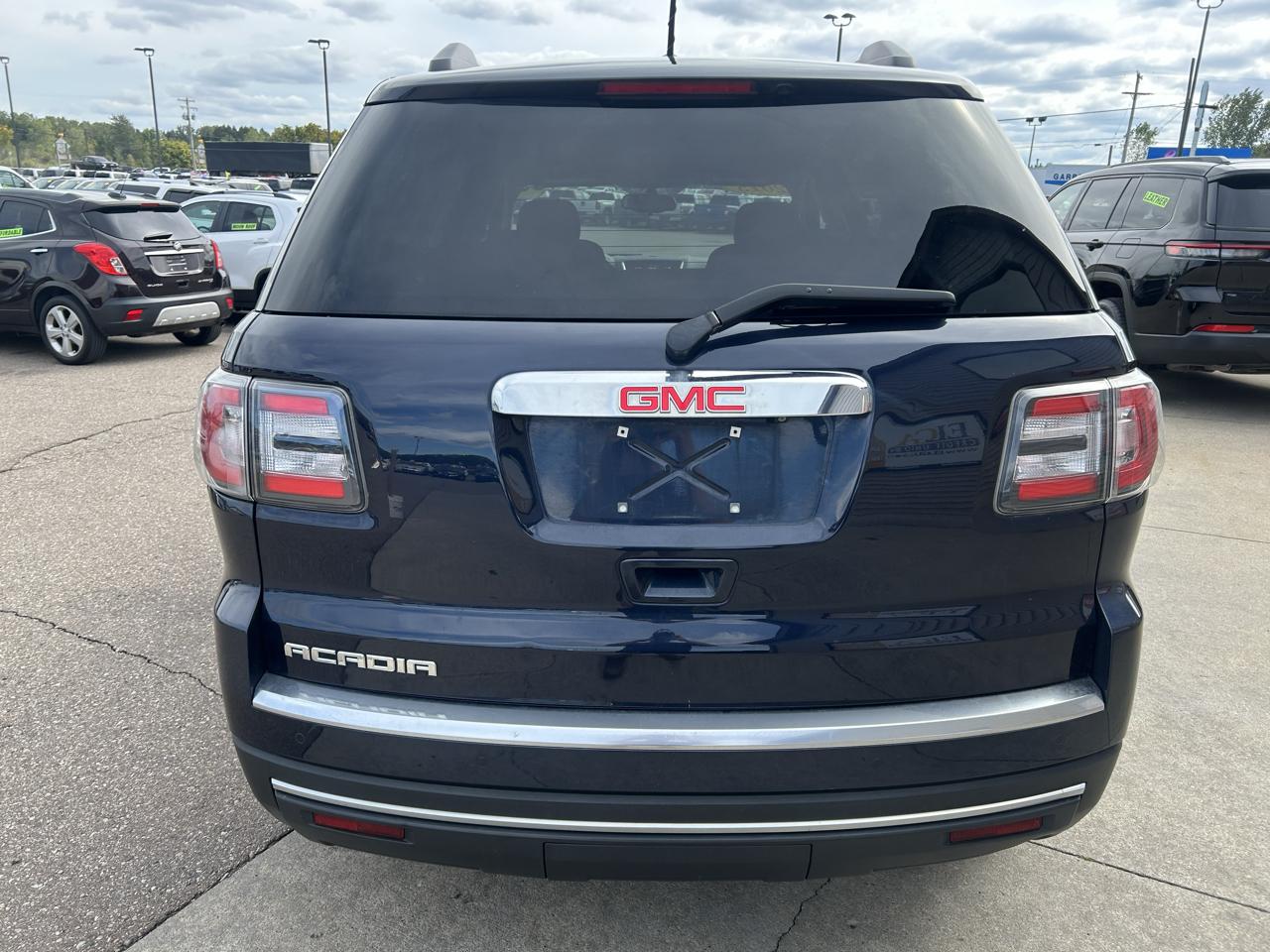 GMC Acadia FWD 4dr SLE w/SLE-1 2015