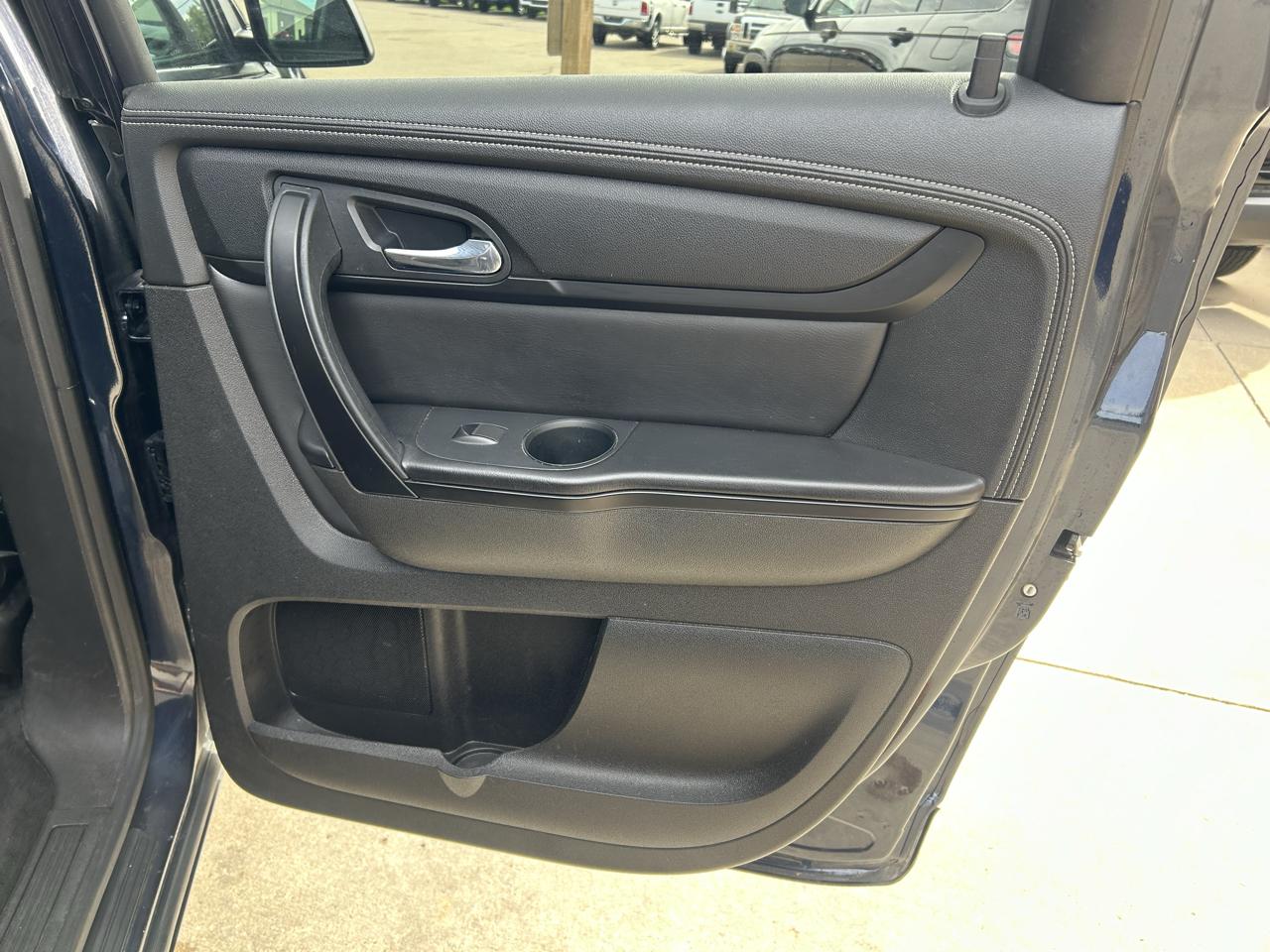 GMC Acadia FWD 4dr SLE w/SLE-1 2015