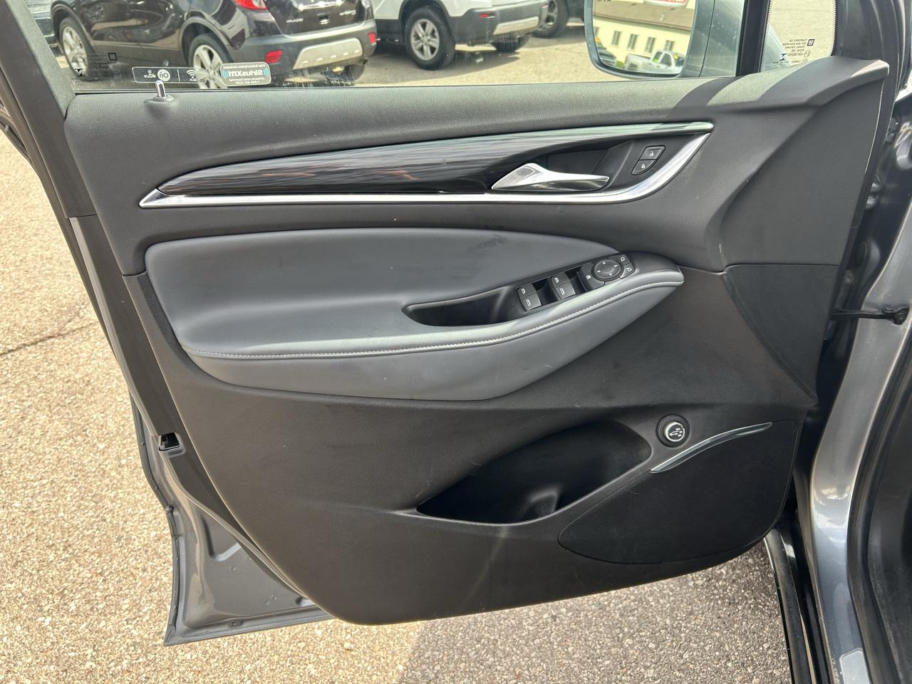 Buick Enclave FWD 4dr Essence 2018