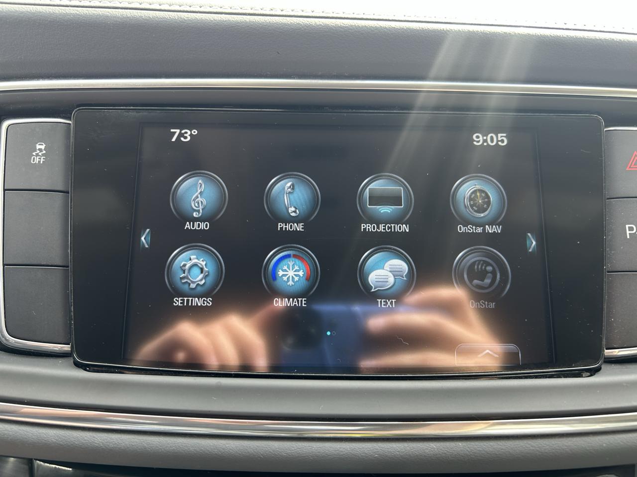 Buick Enclave FWD 4dr Essence 2018