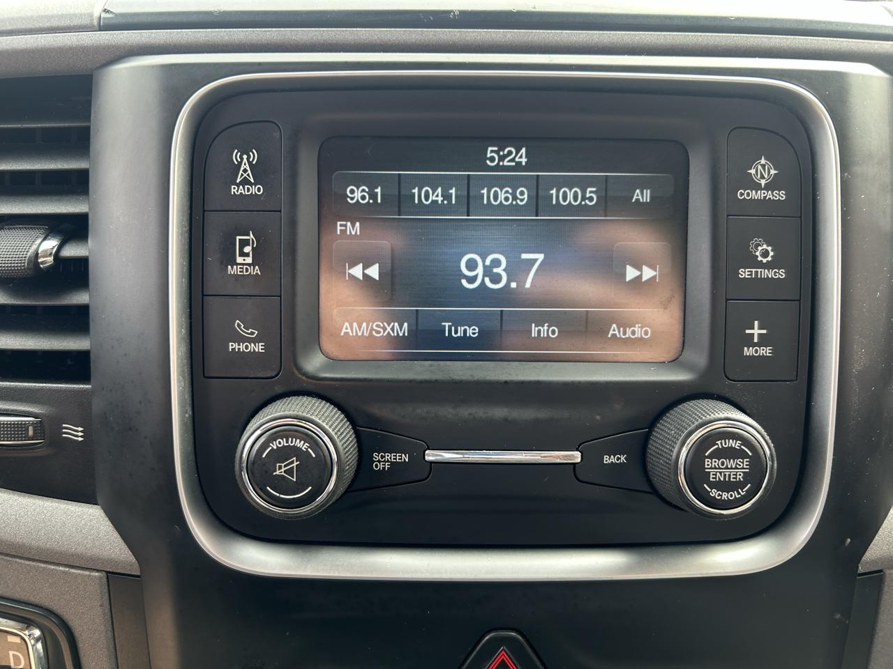 RAM 1500 4WD Quad Cab 140.5" ST 2017