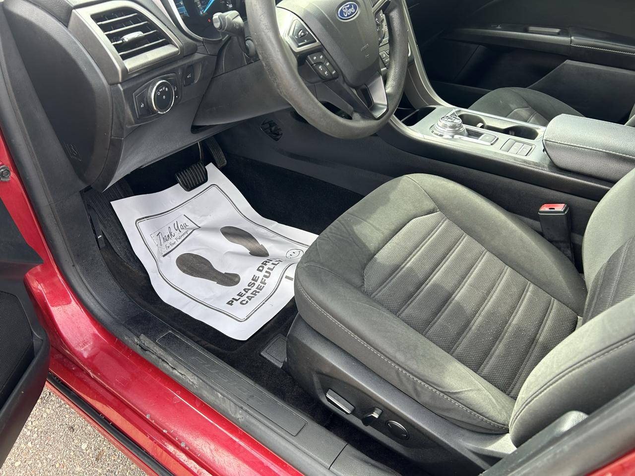 Ford Fusion SE FWD 2020