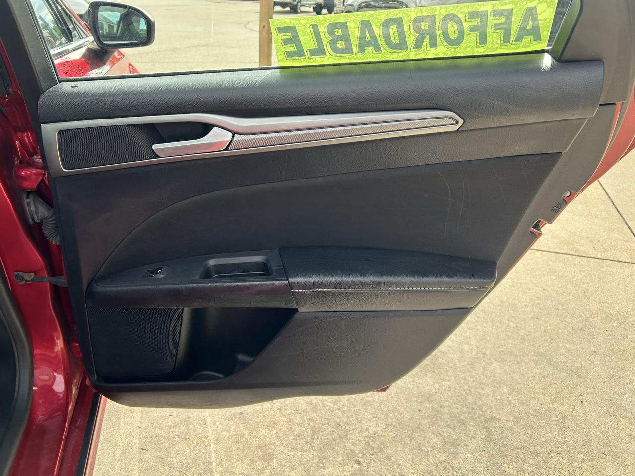 Ford Fusion SE FWD 2020