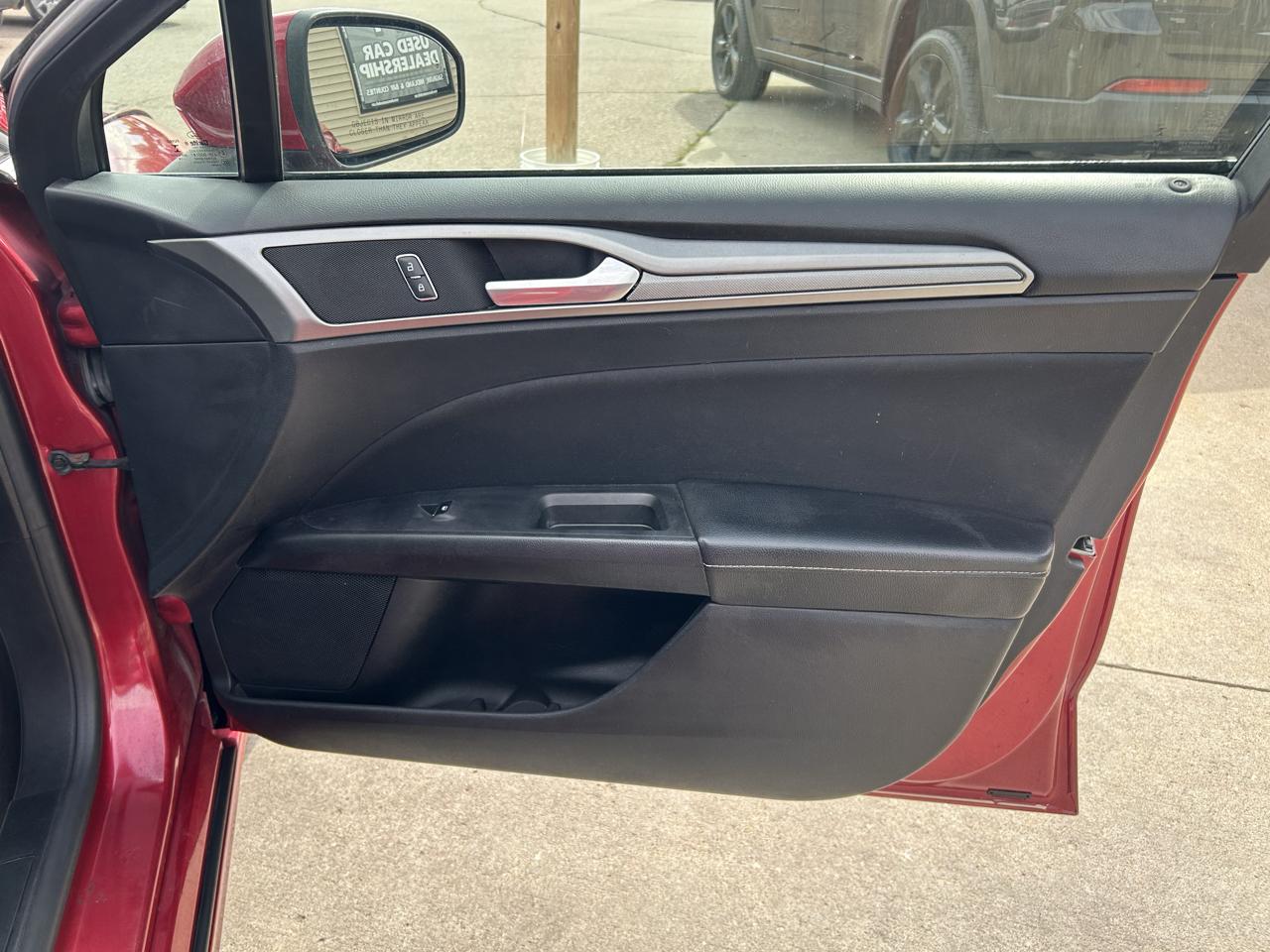 Ford Fusion SE FWD 2020